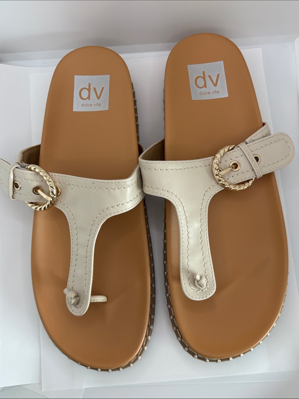 DV Dolce Vita AYLA Cream t strap Thong Sandal Gold-Tone Braided Buckle 8 LN